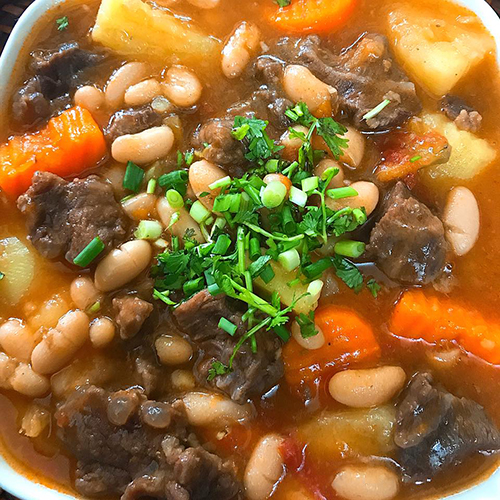 Gân bò hầm đậu phộng